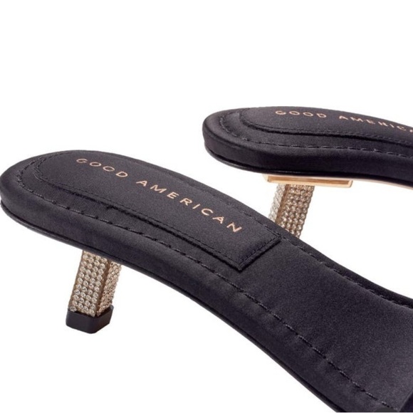 New in a Box GOOD AMERICAN - Kickstand Slide Sandal -
Black - Size 7 - Picture 8 of 16